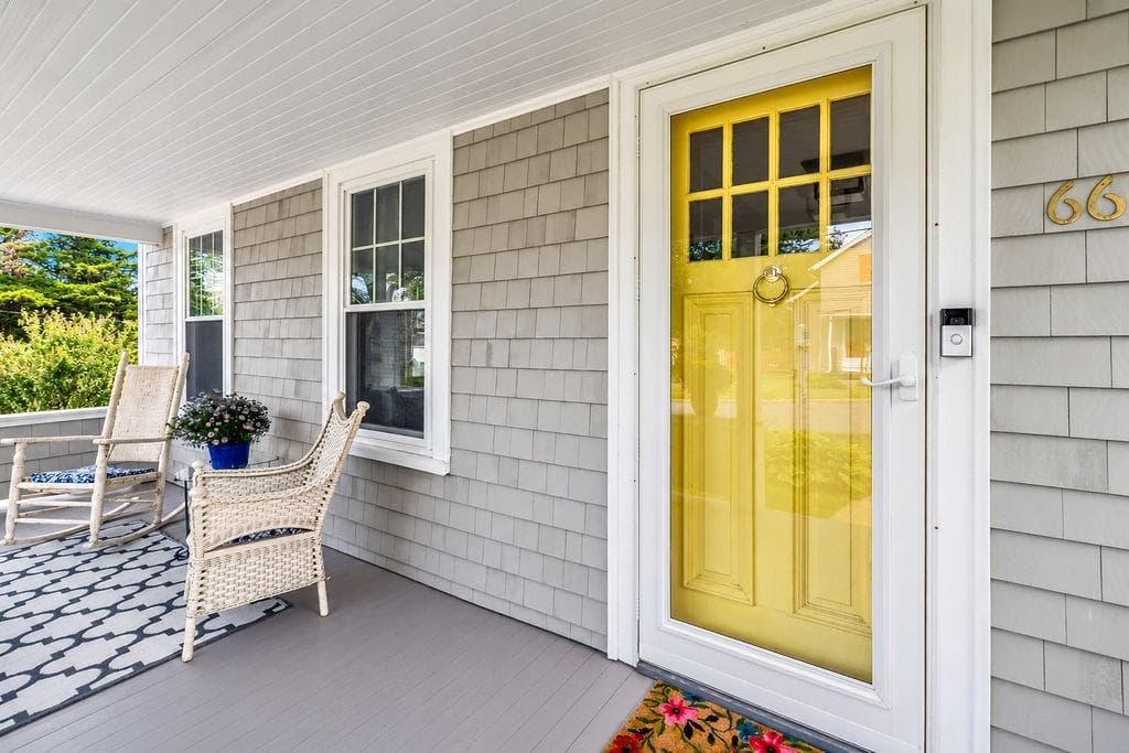 Single Family Residence at 66 Schaeffer Street, South Kingstown, photo 6 of 32