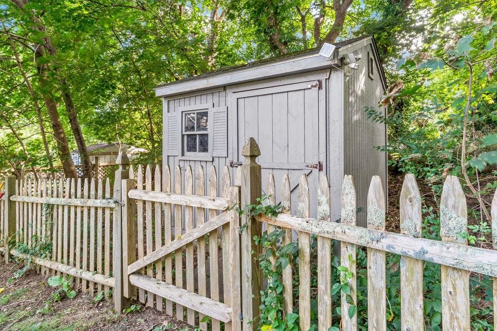Single Family Residence at 66 Schaeffer Street, South Kingstown, photo 31 of 32