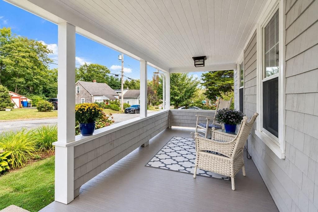 Single Family Residence at 66 Schaeffer Street, South Kingstown, photo 4 of 32