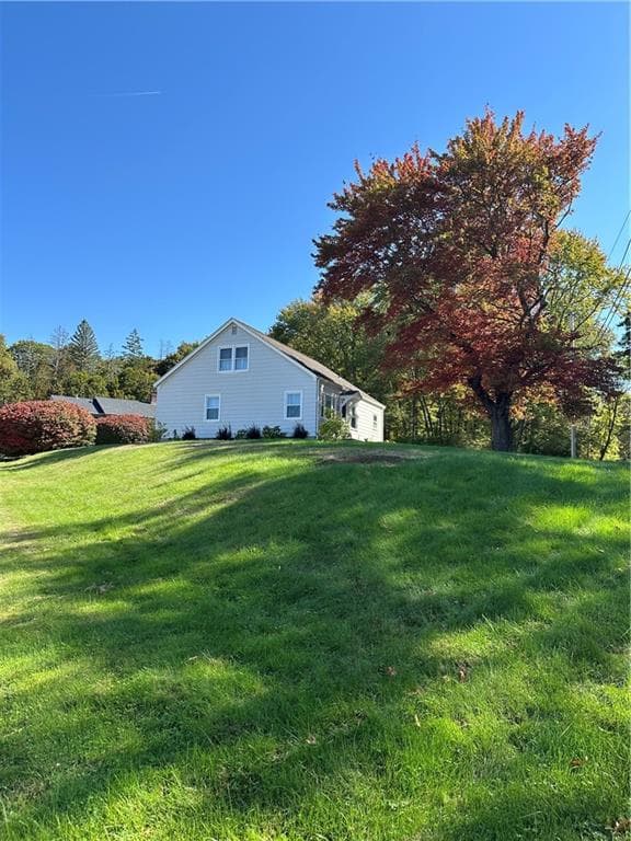 Single Family Residence at 2 Broadway, Woonsocket, photo 6 of 43