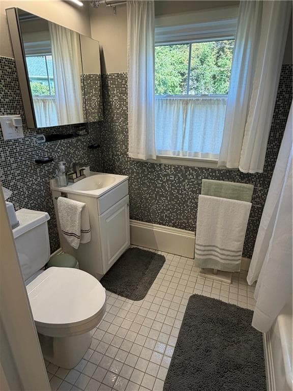 Single Family Residence at 2 Broadway, Woonsocket, photo 33 of 43