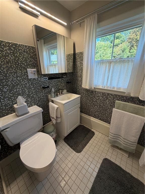 Single Family Residence at 2 Broadway, Woonsocket, photo 35 of 43