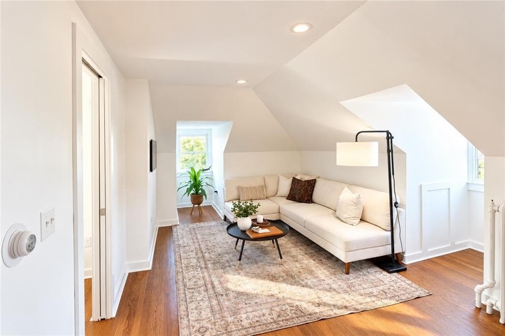 Condominium at 9 Whitfield Place UNIT 5, Newport, photo 13 of 27