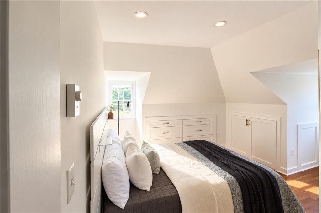 Condominium at 9 Whitfield Place UNIT 5, Newport, photo 16 of 27