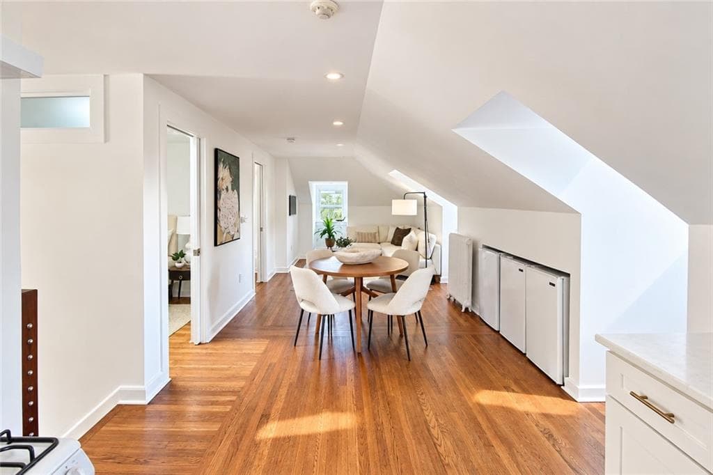 Condominium at 9 Whitfield Place UNIT 5, Newport, photo 9 of 27