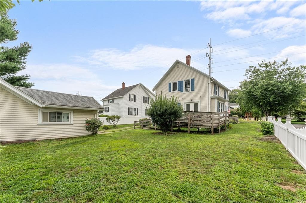 Single Family Residence at 34 Kent Avenue, East Providence, photo 4 of 37