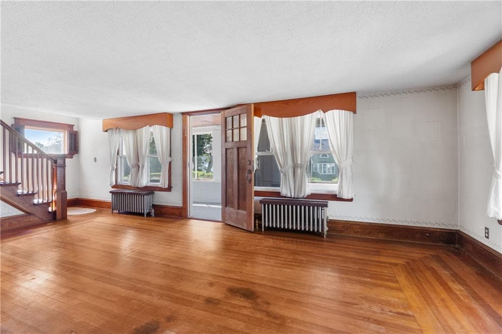 Single Family Residence at 148 Grand View Drive, Warwick, photo 20 of 35