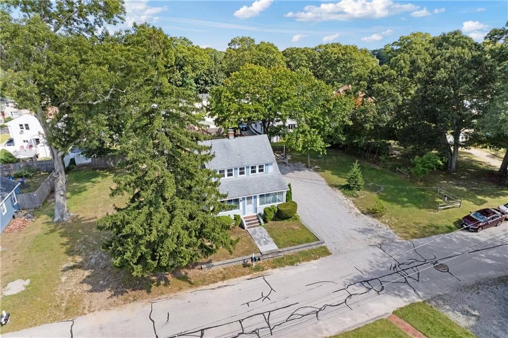 Single Family Residence at 148 Grand View Drive, Warwick, photo 15 of 35