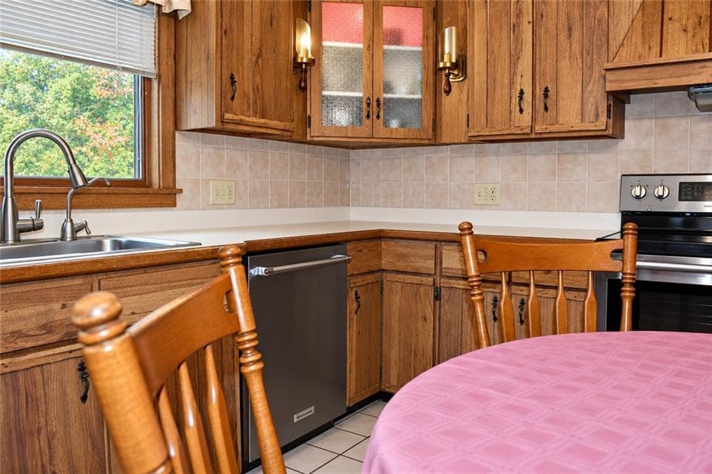 Single Family Residence at Single Family Residence, West Warwick, photo 12 of 34