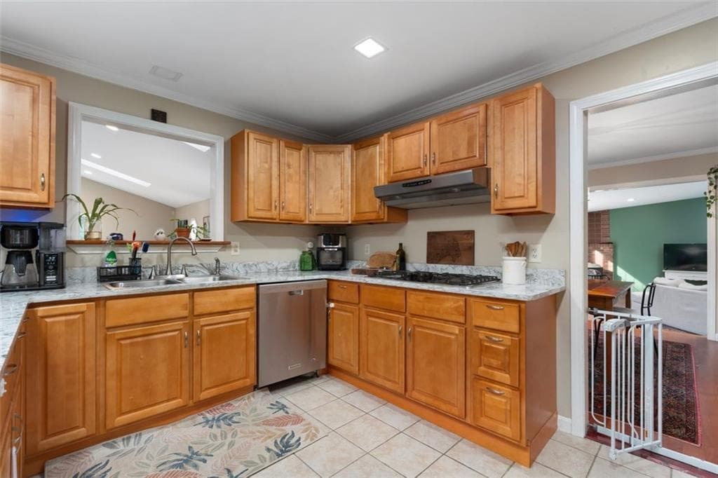Single Family Residence at 120 Old Mountain Trail, Richmond, photo 18 of 47