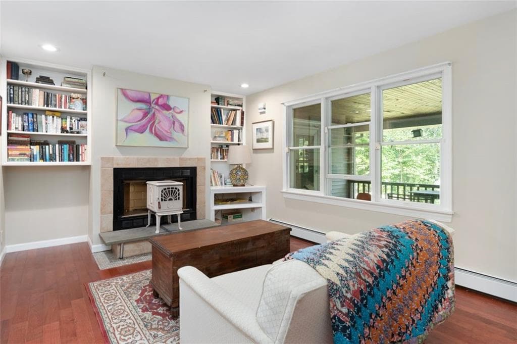 Single Family Residence at 120 Old Mountain Trail, Richmond, photo 8 of 47