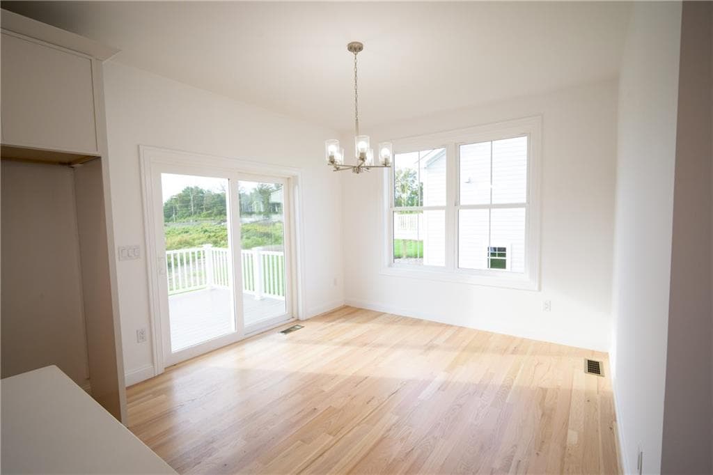 Single Family Residence at 50 Bunker Hill Crossing, Portsmouth, photo 20 of 22