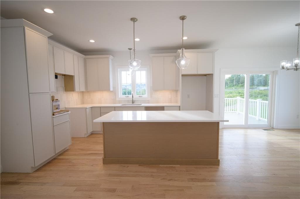 Single Family Residence at 50 Bunker Hill Crossing, Portsmouth, photo 19 of 22