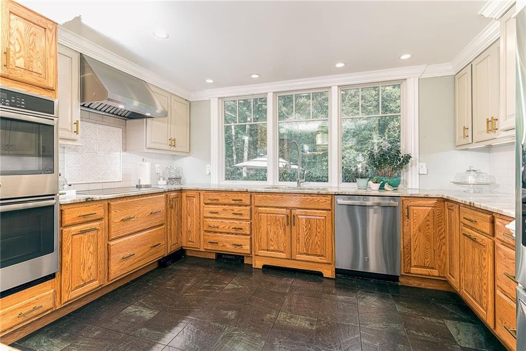 Single Family Residence at 31 Raccoon Hill Road, West Greenwich, photo 9 of 49