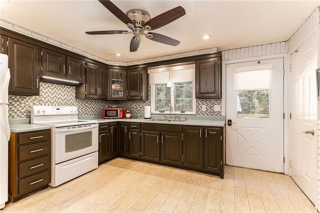 Single Family Residence at 31 Raccoon Hill Road, West Greenwich, photo 34 of 49