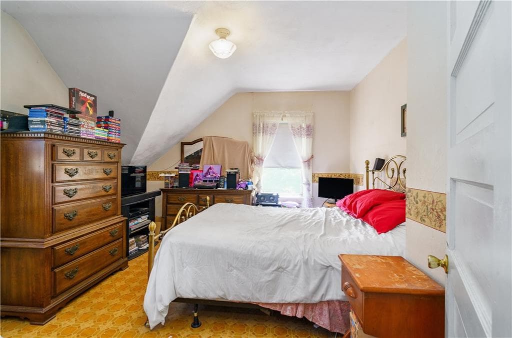 Single Family Residence at 197 Laurens Street, Cranston, photo 14 of 29