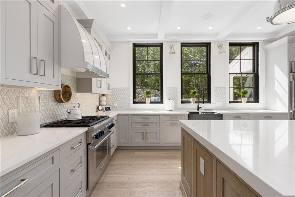 Single Family Residence at 20 Rock Way, East Greenwich, photo 11 of 50