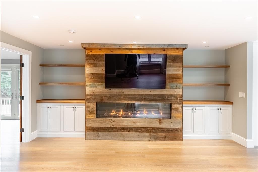 Single Family Residence at 40 Lazywood Lane, Tiverton, photo 5 of 40