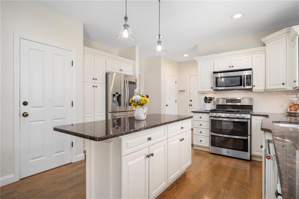 Single Family Residence at 62 Pinsonnault Lane, North Attleboro, photo 12 of 42
