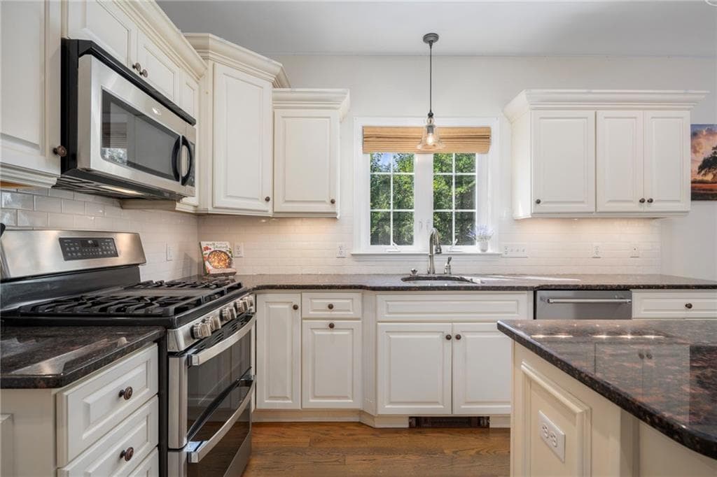 Single Family Residence at 62 Pinsonnault Lane, North Attleboro, photo 10 of 42