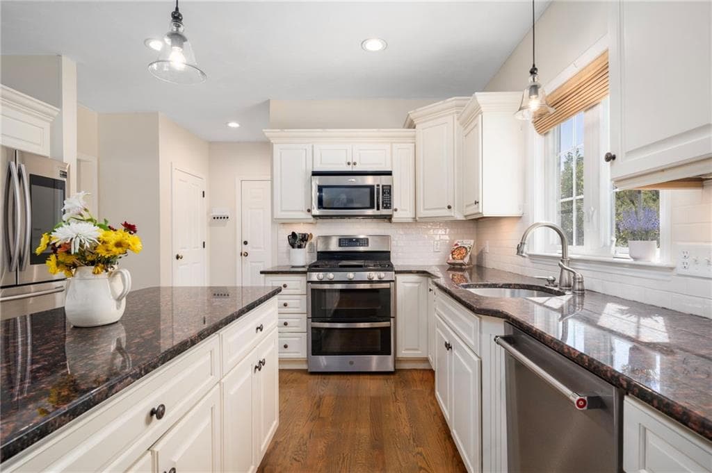 Single Family Residence at 62 Pinsonnault Lane, North Attleboro, photo 11 of 42