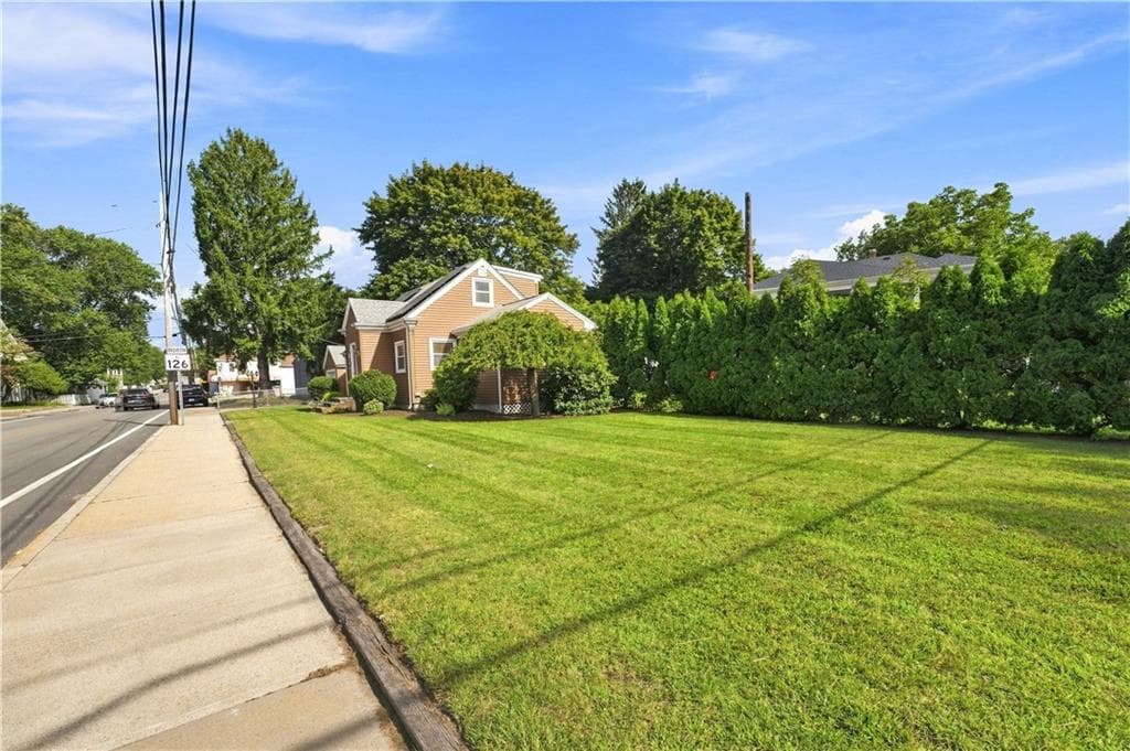 Single Family Residence at 357 Old River Road, Lincoln, photo 4 of 30