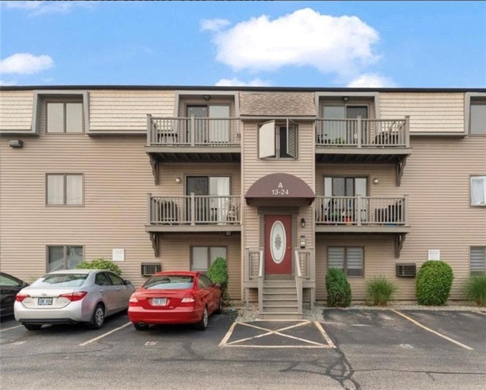 Condominium at 20 Village Court UNIT 20, West Warwick, photo 2 of 2