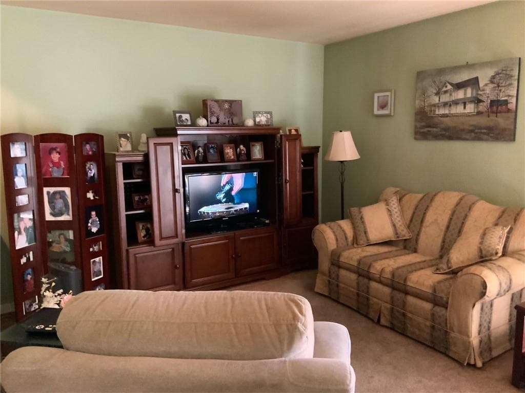 Condominium at 20 Village Court UNIT 20, West Warwick, photo 6 of 16