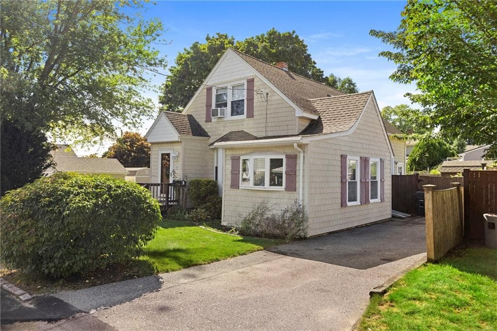 Single Family Residence at 11 Yale Avenue, Warwick, photo 46 of 50