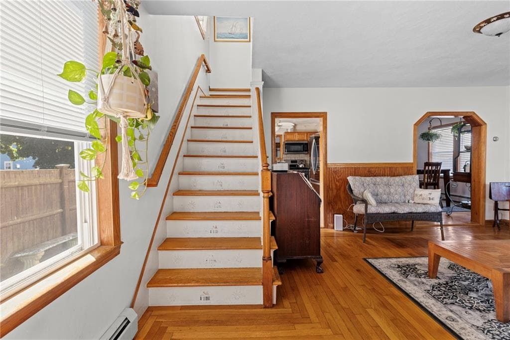 Single Family Residence at 11 Yale Avenue, Warwick, photo 4 of 50