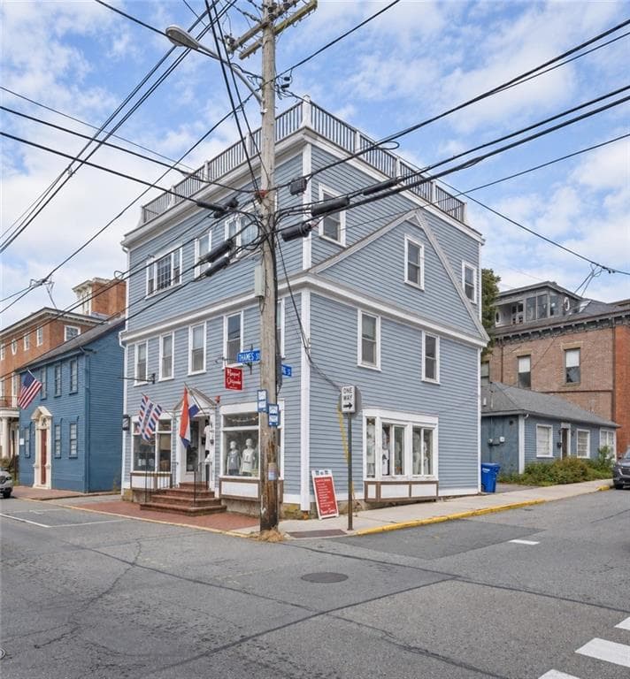 Multi Family at 424 Thames Street, Newport, photo 2 of 18