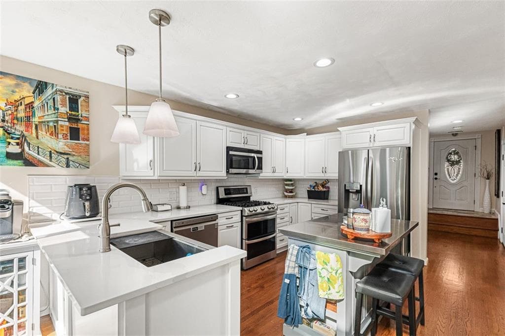 Condominium at 102 Palmer Drive UNIT D, North Providence, photo 5 of 50