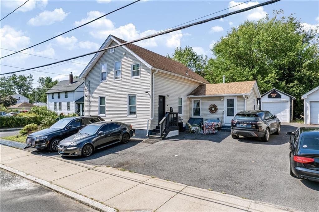 Multi Family at 279 Smith Street, Cranston, photo 3 of 32