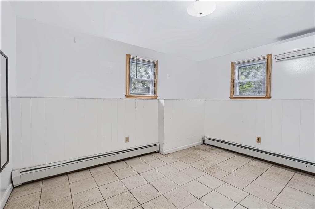 Single Family Residence at 892 Plains Road, South Kingstown, photo 16 of 25