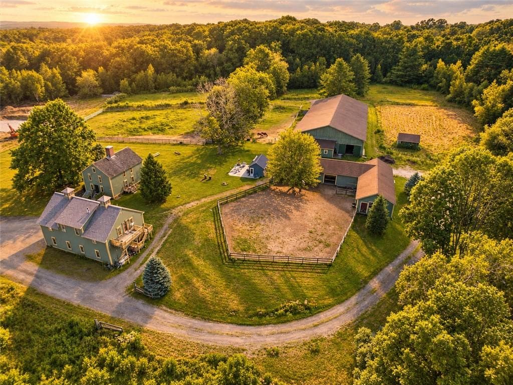 Single Family Residence at 32 Equestrian Way, Cranston, photo 8 of 49
