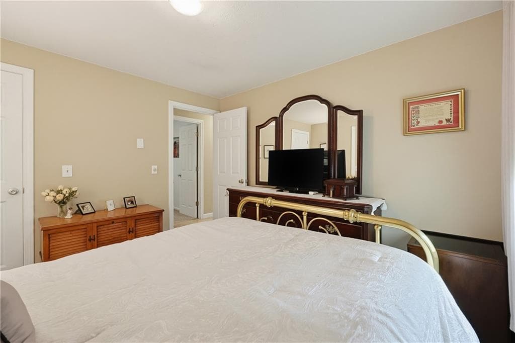 Single Family Residence at 39 Tidewater Drive W, South Kingstown, photo 20 of 33