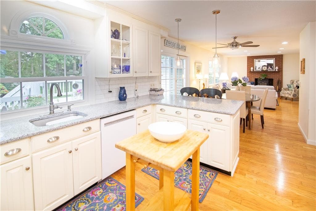 Single Family Residence at 64 Sherwood Drive, Westerly, photo 10 of 30