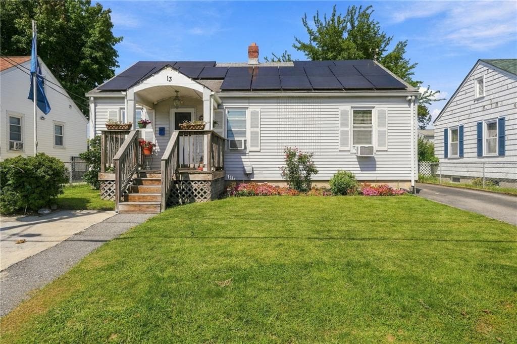 Single Family Residence at 13 Hunter Avenue, Johnston, photo 5 of 50