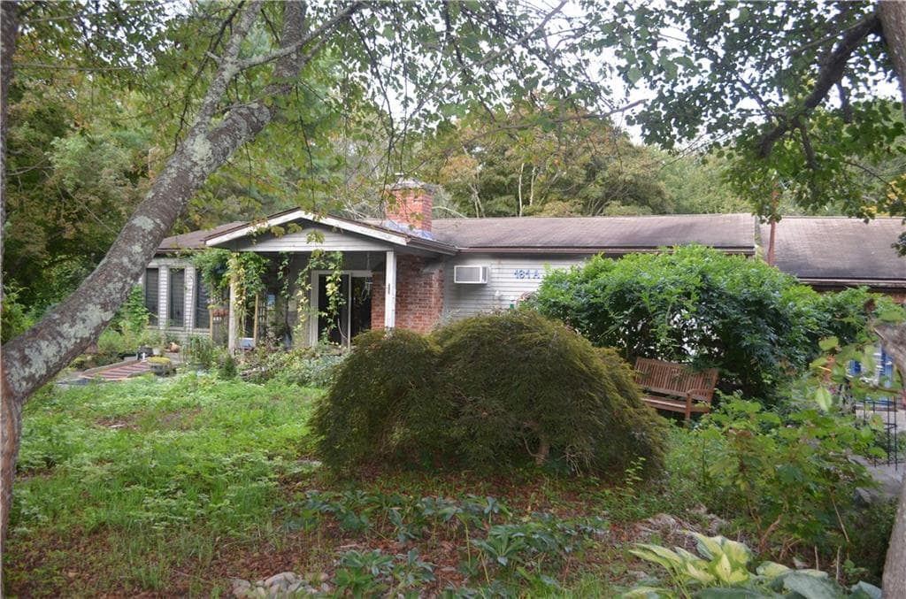 161 E Beach Road