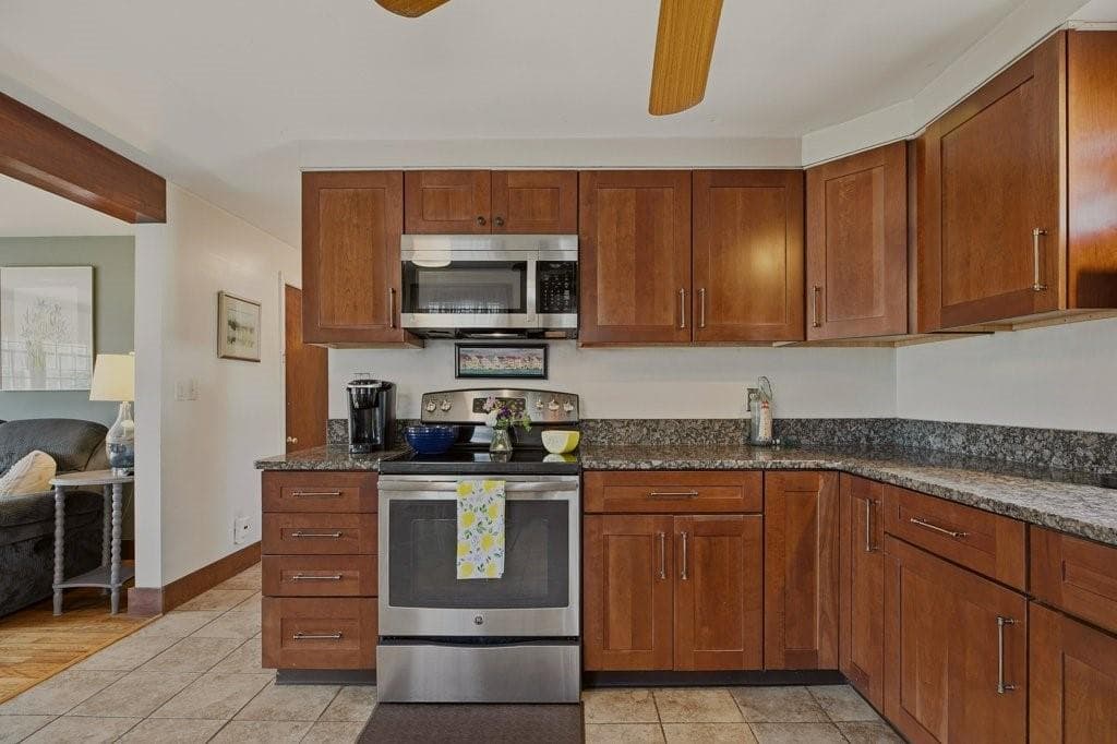 Single Family Residence at 165 Mill Lane, Portsmouth, photo 12 of 45