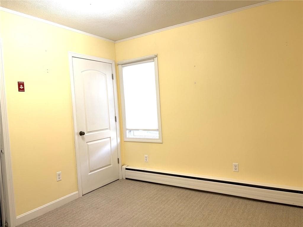 Single Family Residence at 103 Darrow Drive, Warwick, photo 24 of 33
