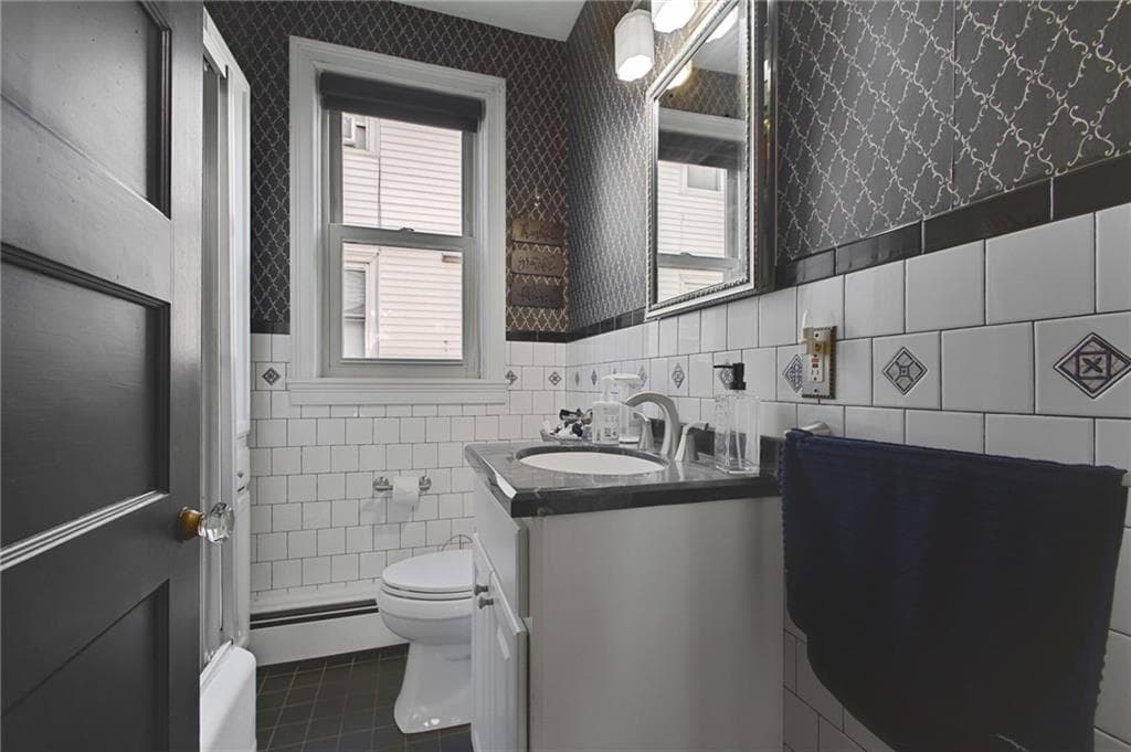 Multi Family at 594 596 Hope Street, Providence, photo 12 of 50