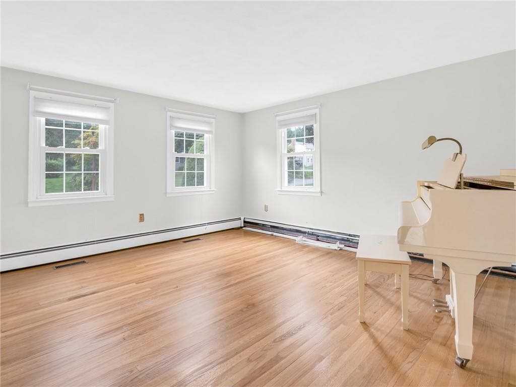 Single Family Residence at 3 Barn Drive, Cumberland, photo 21 of 40