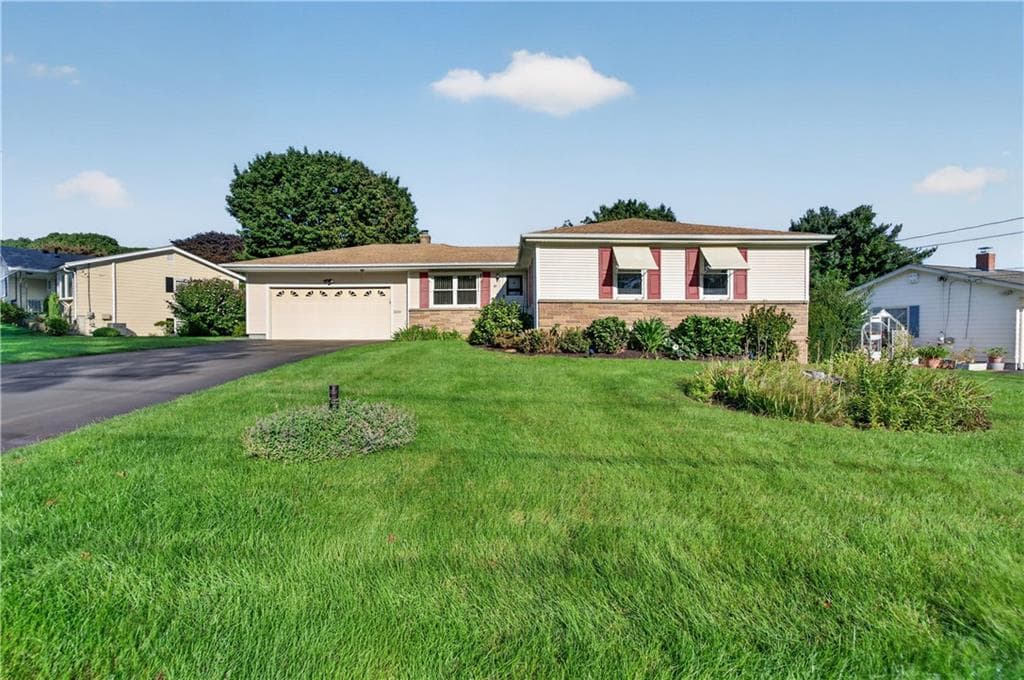Single Family Residence at 60 Birchwood Drive, Cranston, photo 4 of 35