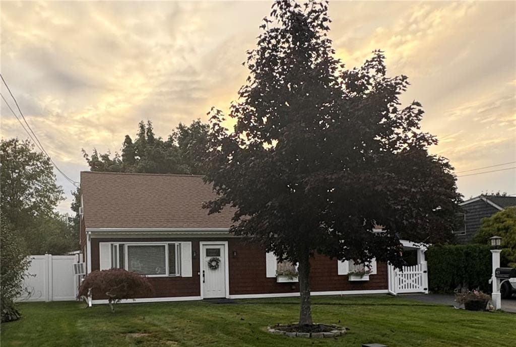 Single Family Residence at 43 Greenway Drive, Bristol, photo 2 of 22