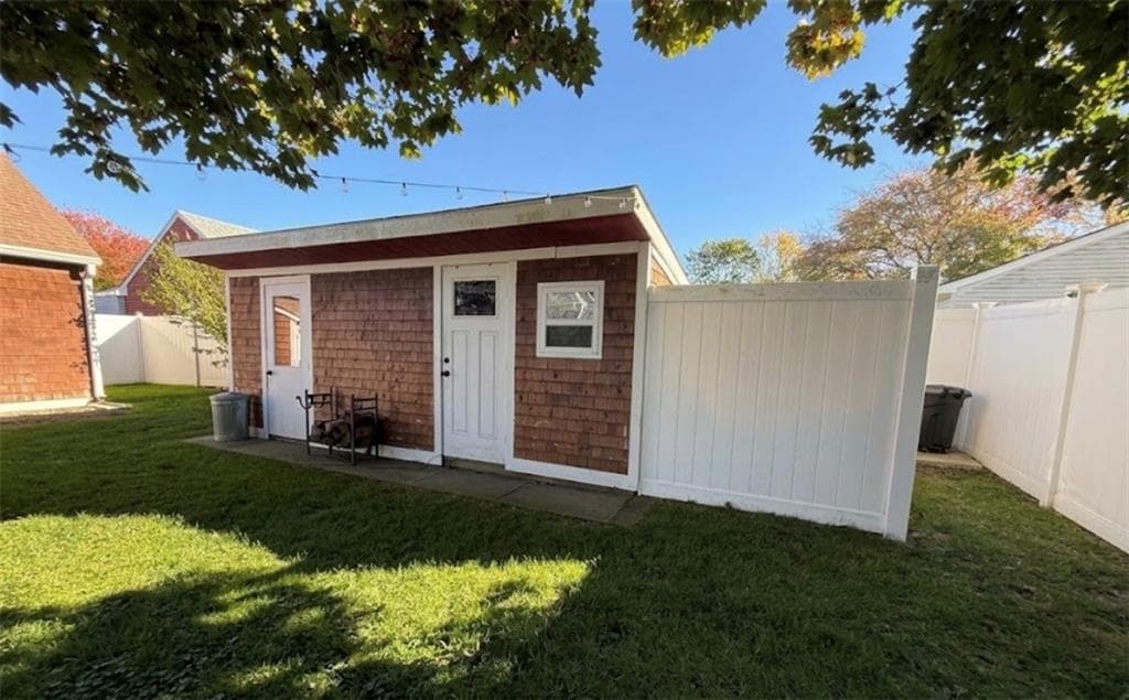 Single Family Residence at 43 Greenway Drive, Bristol, photo 25 of 27