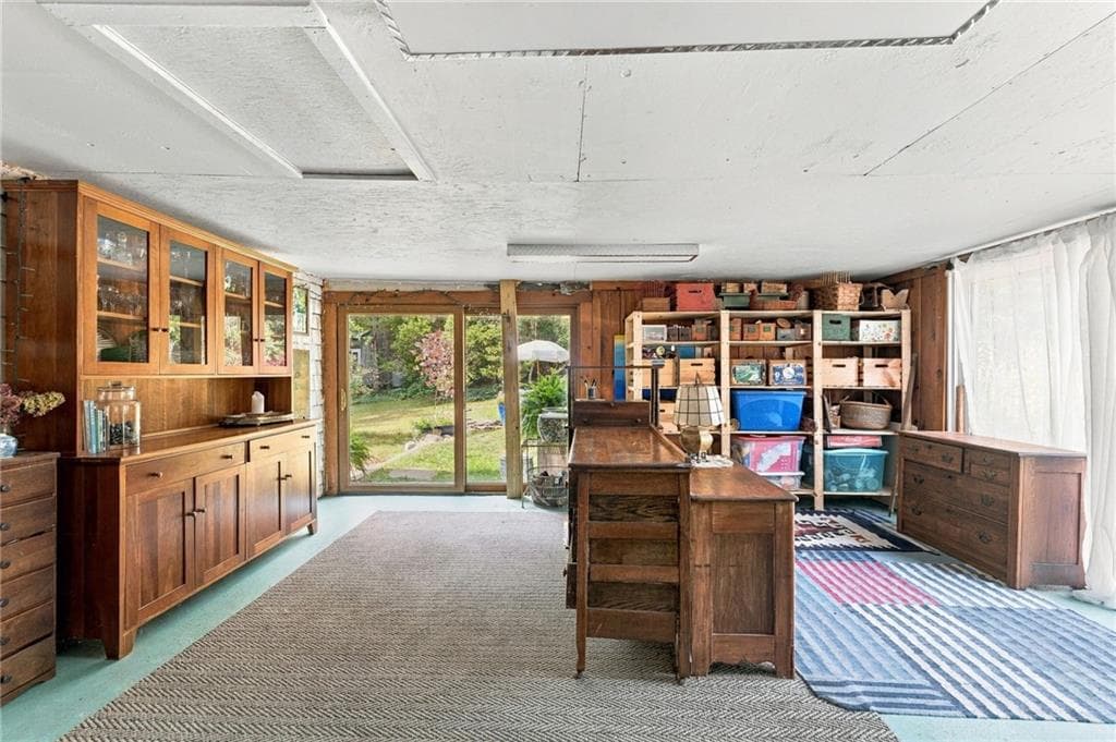 Single Family Residence at 3311 Post Road, South Kingstown, photo 17 of 29