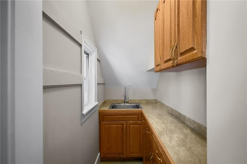 Multi Family at 277 Sayles Avenue, Pawtucket, photo 25 of 41