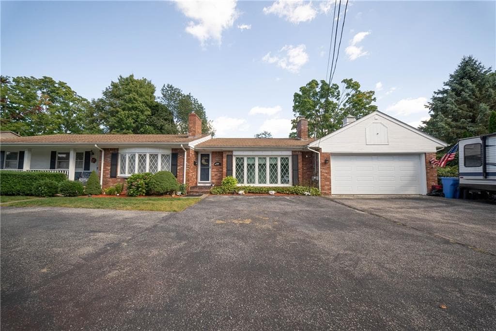 Single Family Residence at 230 Oaklawn Avenue, Cranston, photo 32 of 37