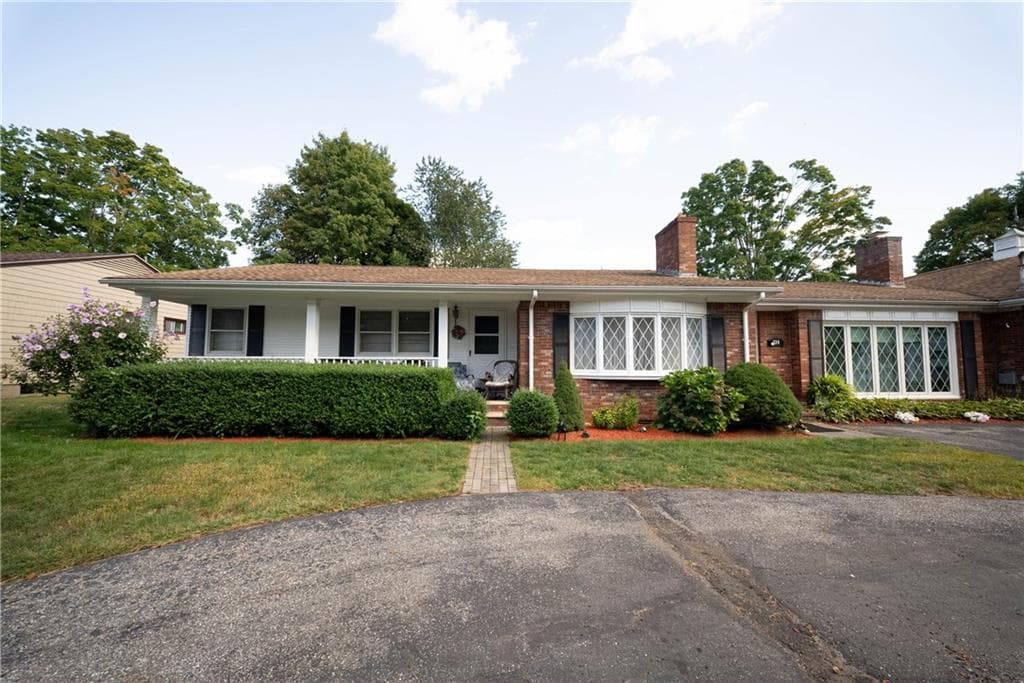 Single Family Residence at 230 Oaklawn Avenue, Cranston, photo 31 of 37